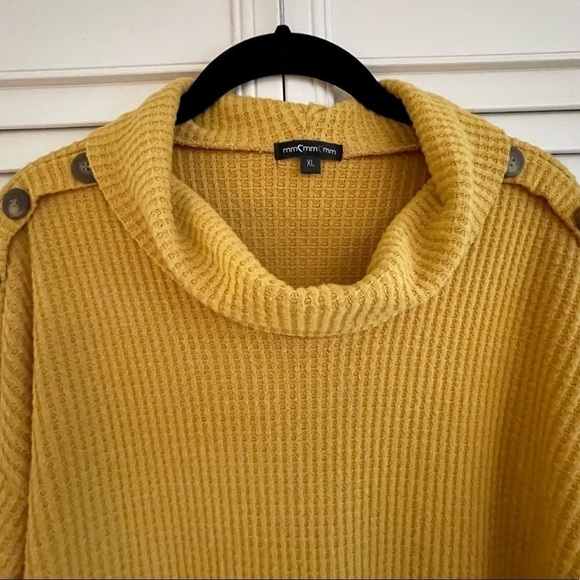 GOLD TUNIC TOP BY MM MM MM CLOTHING, IN SIZE XL. - Picture 4 of 6